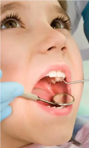 A child's first dental appointment